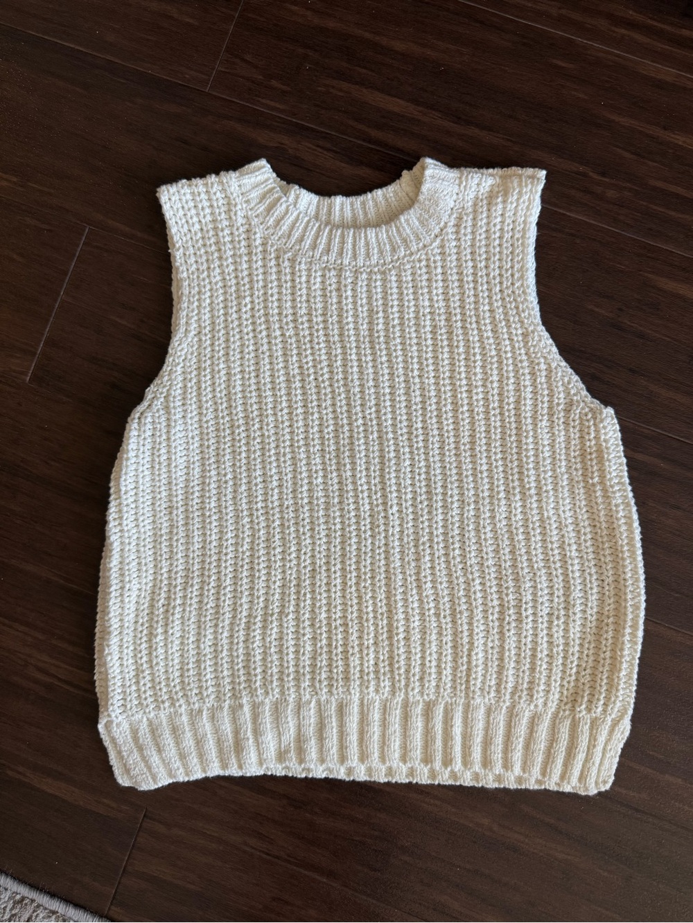 Abercrombie & Fitch Off-White Cable Knit Sweater Tank